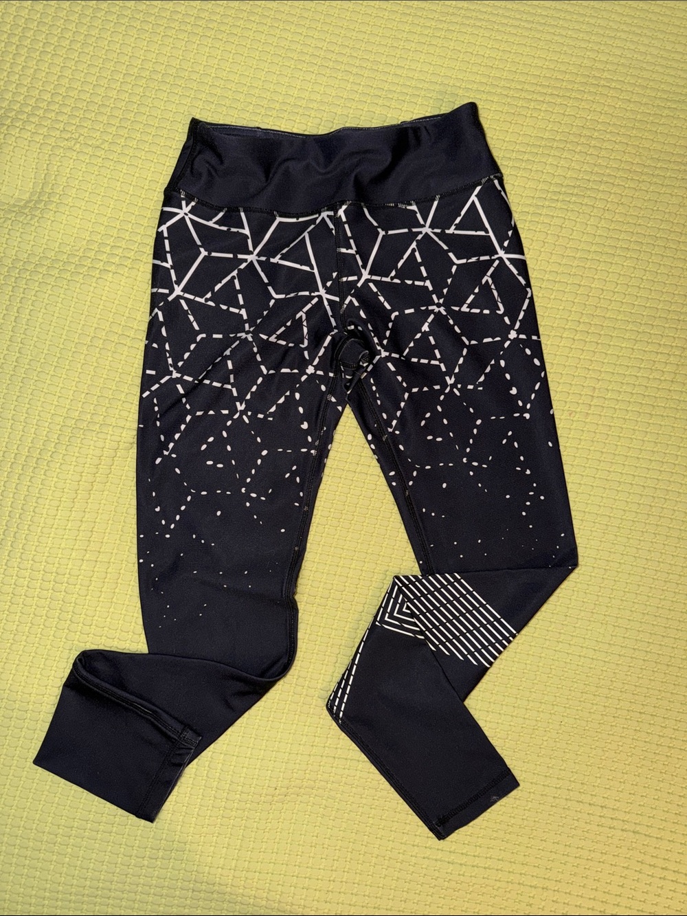 Kyodan Black Leggings with White Geometric Accents